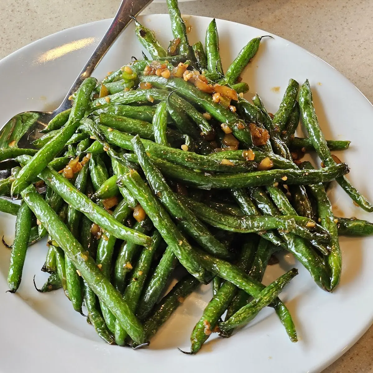 dry sautéed string beans ⼲煸四季⾖